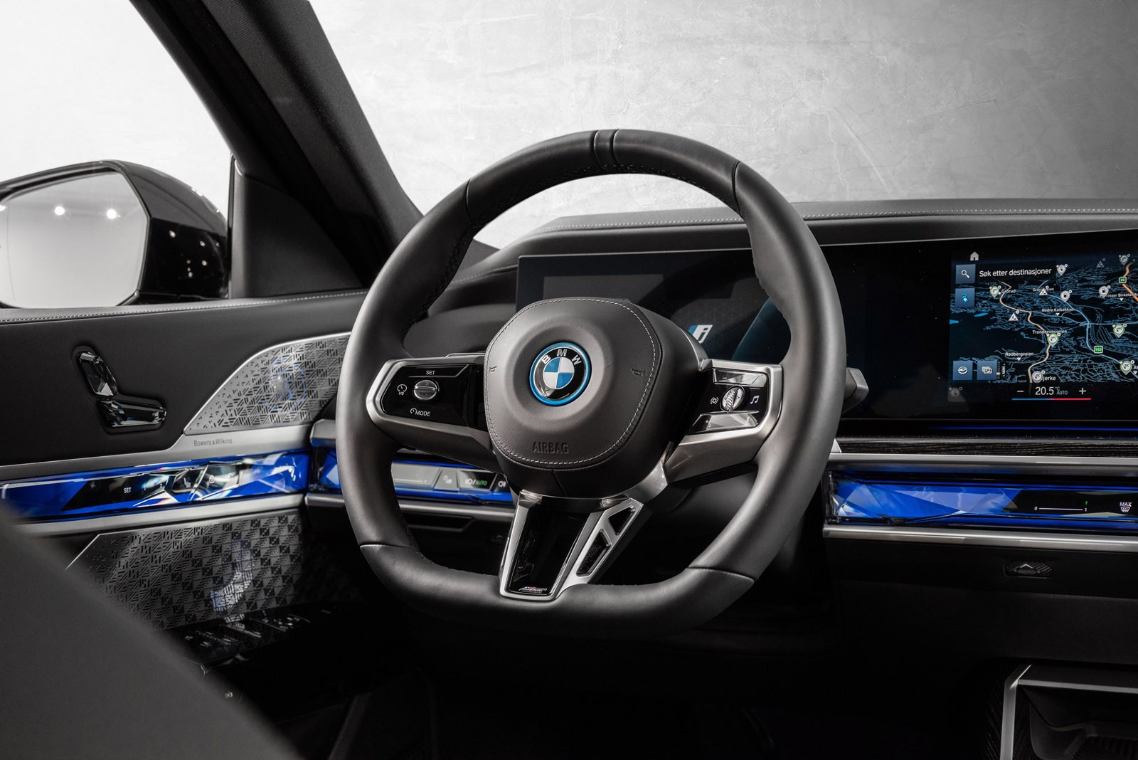 BMW i7
