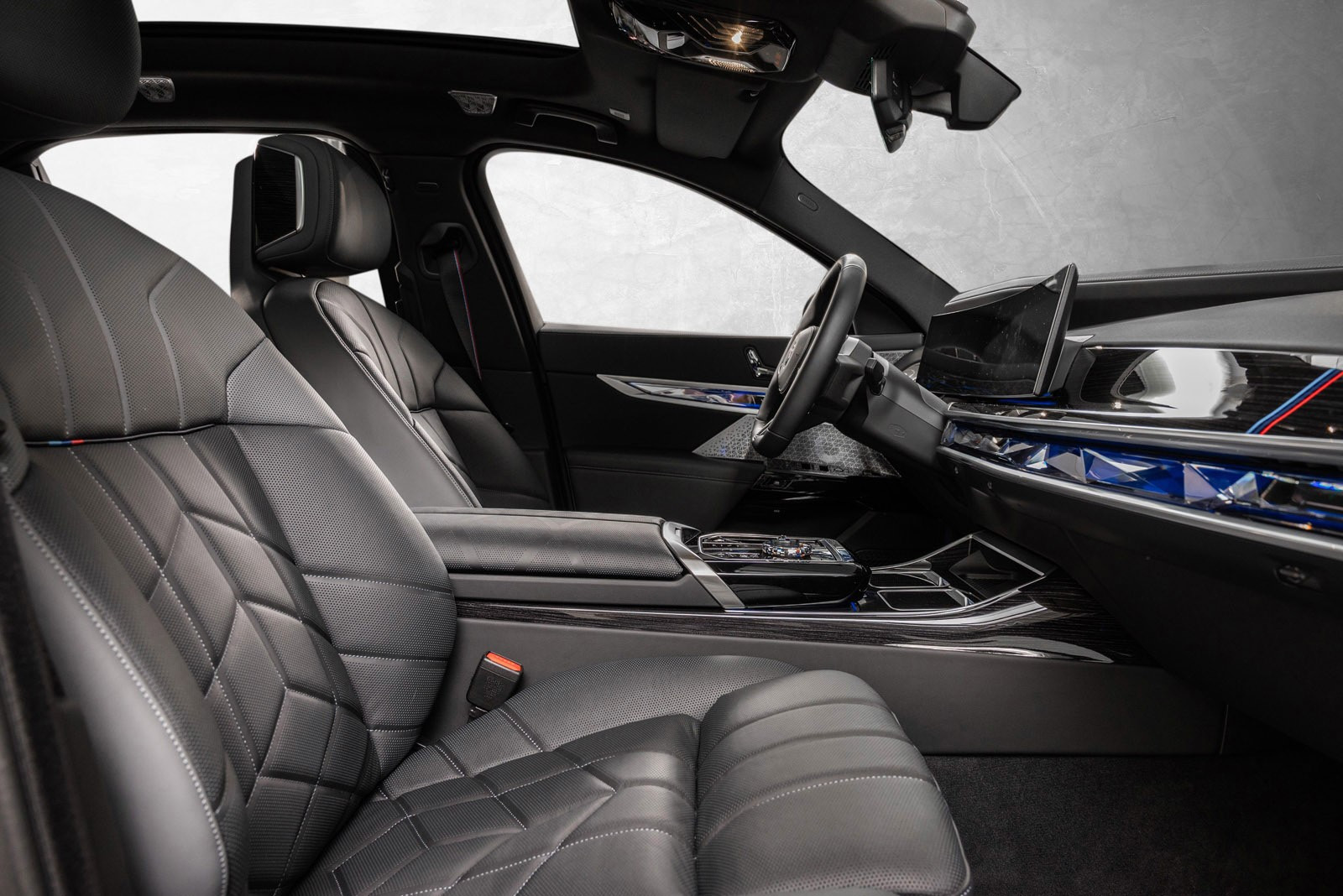 BMW i7