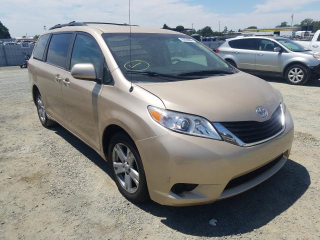 Toyota Sienna LE 2014
