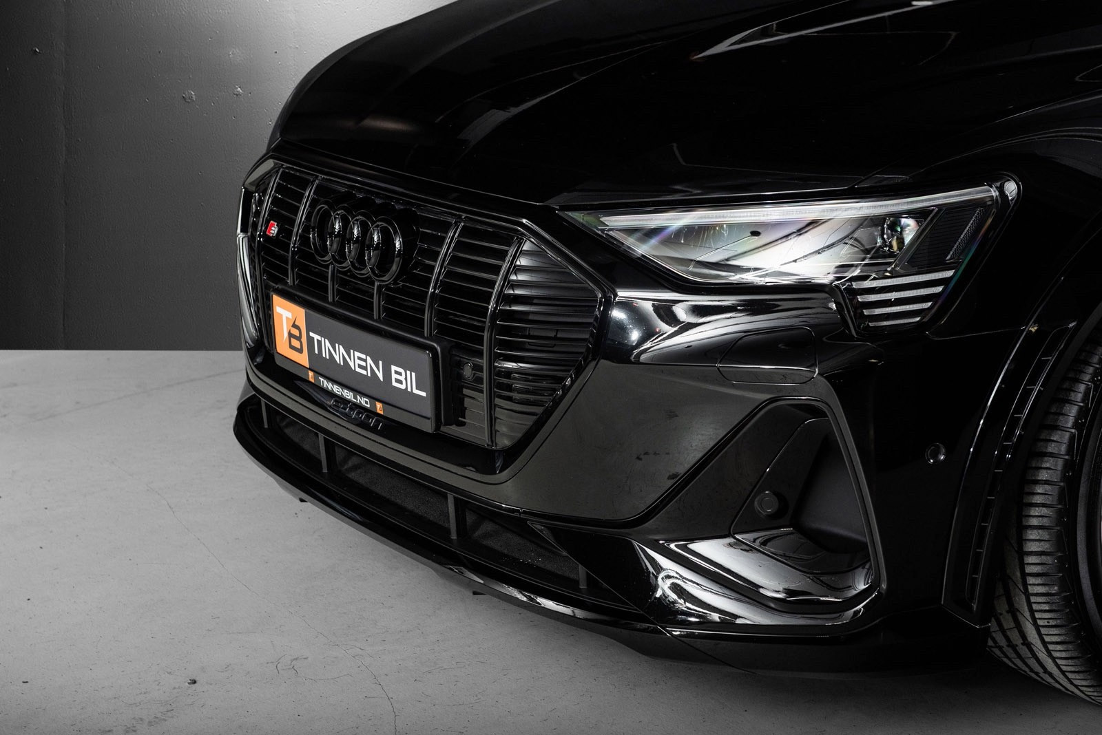 Audi e-tron