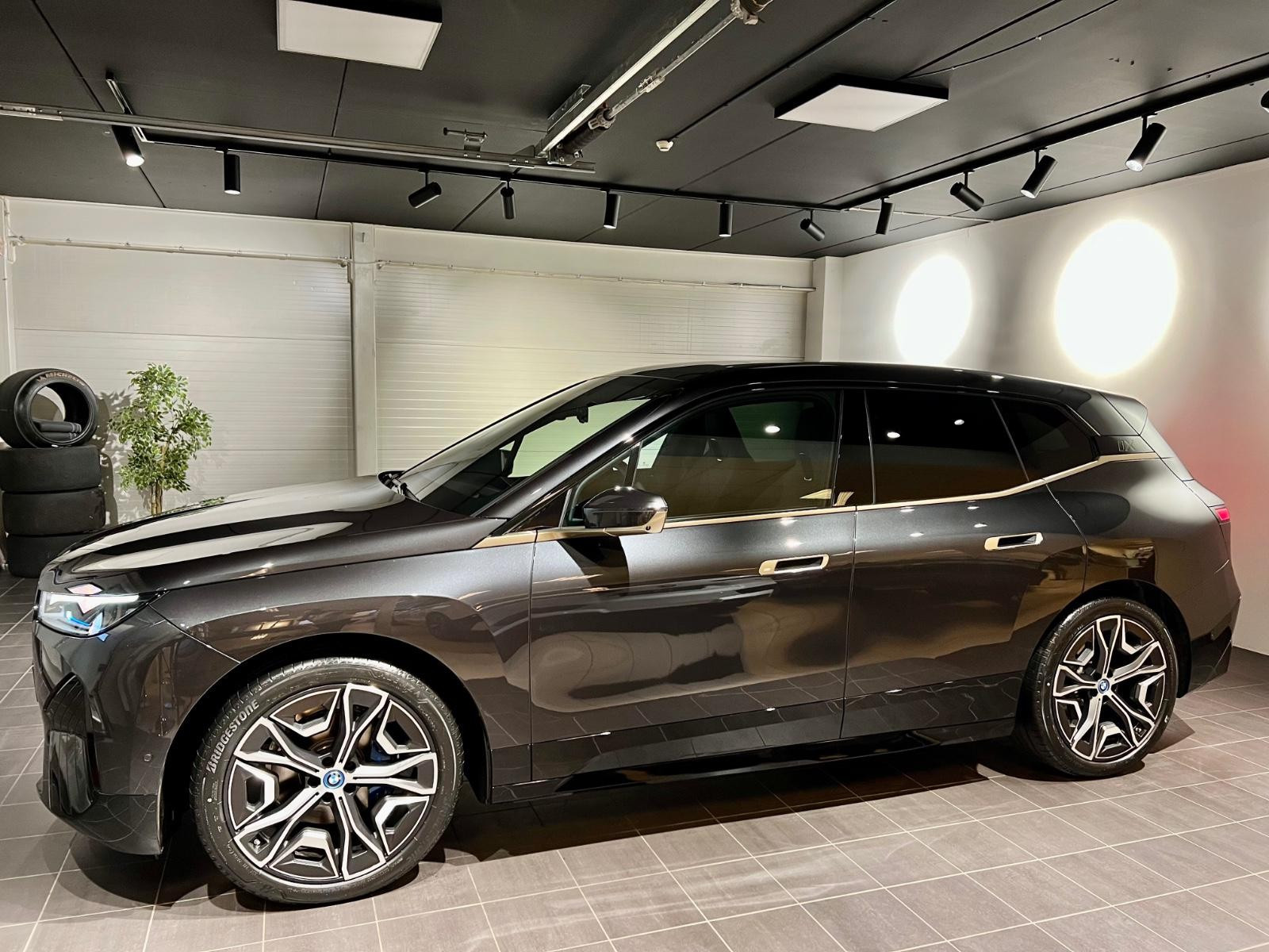 BMW iX xDrive 50
