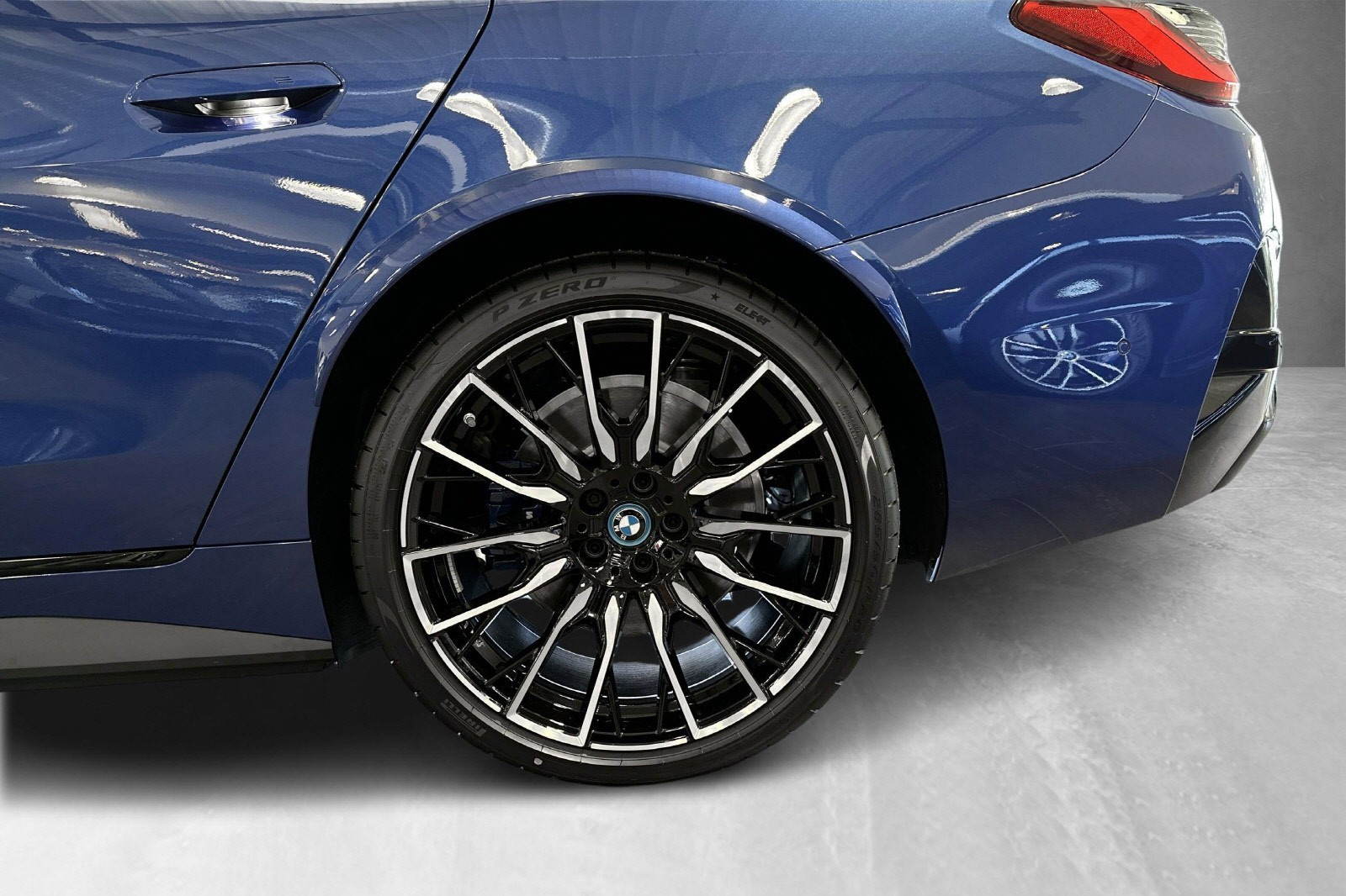 BMW i4 M50