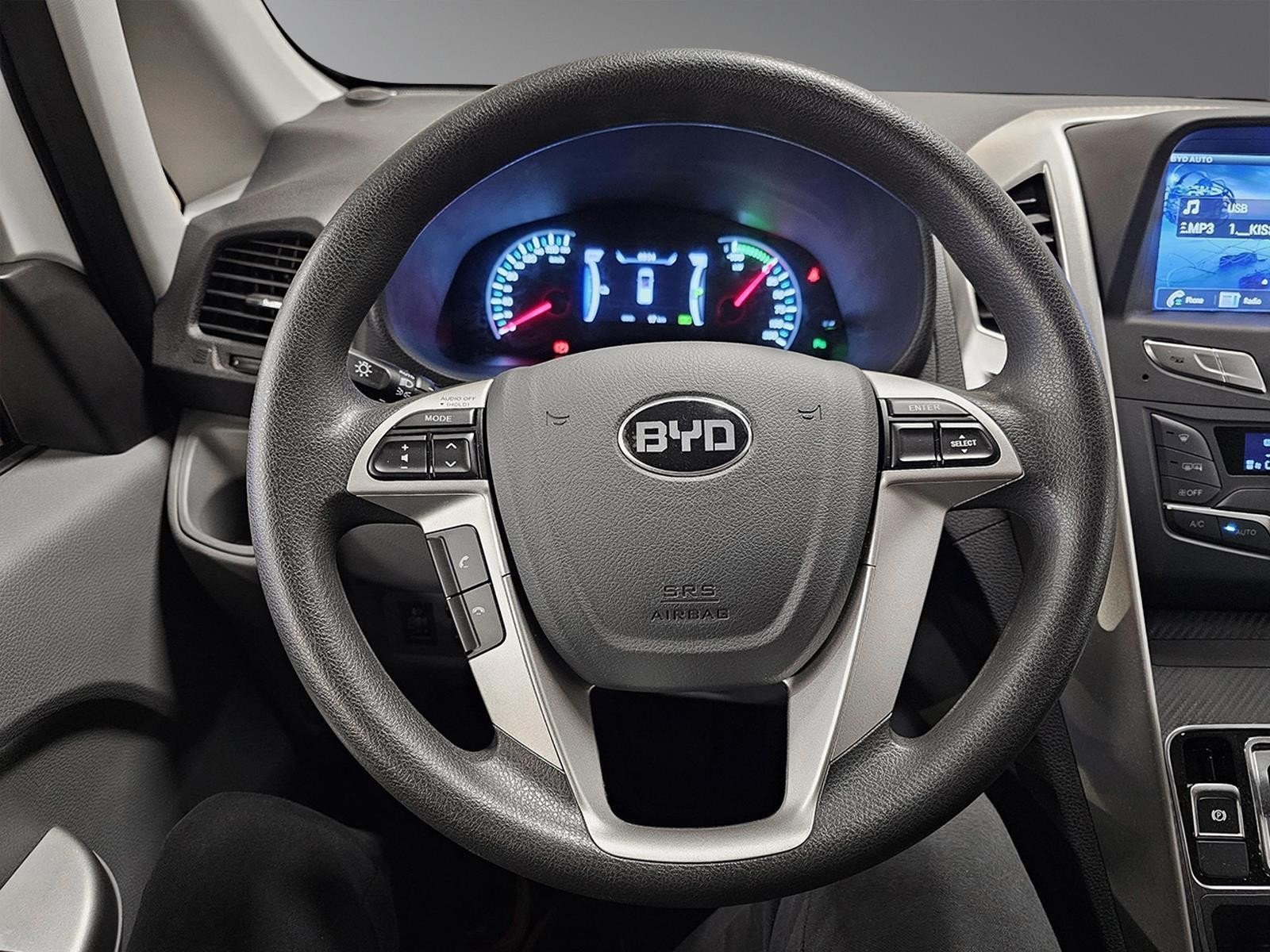 BYD T3