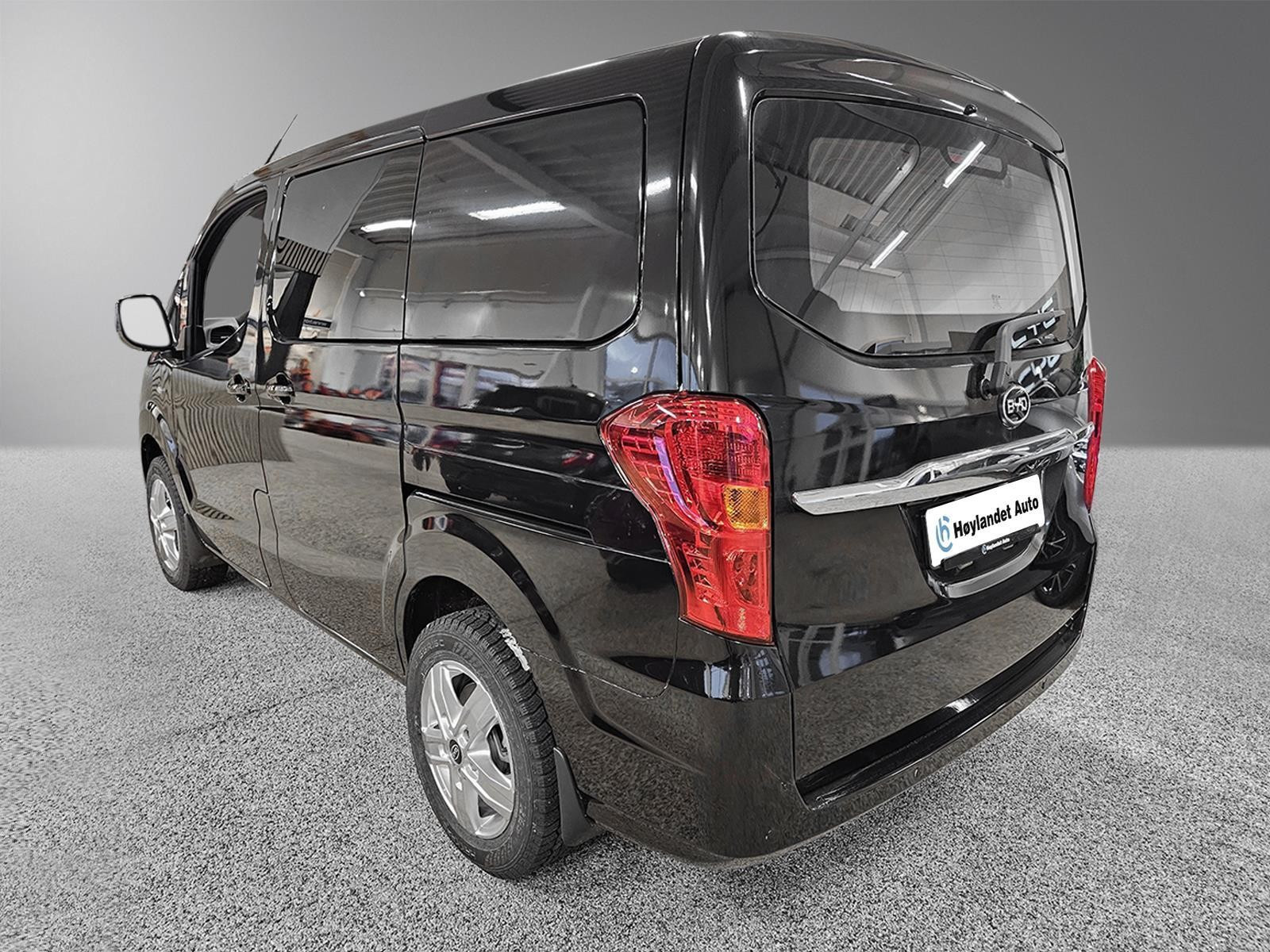 BYD T3