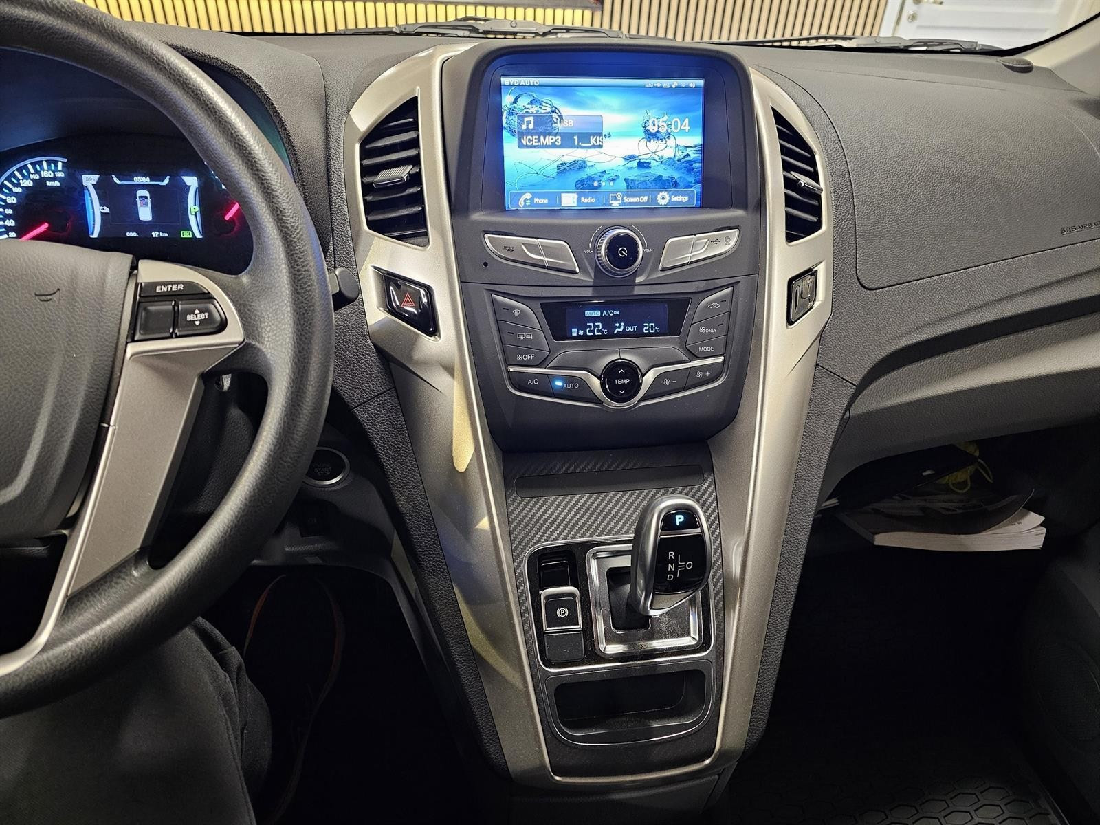 BYD T3