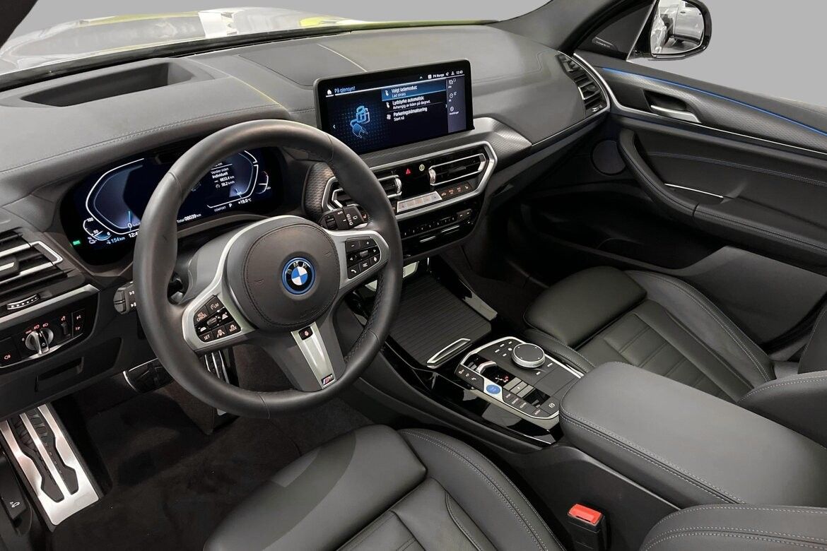 BMW iX3