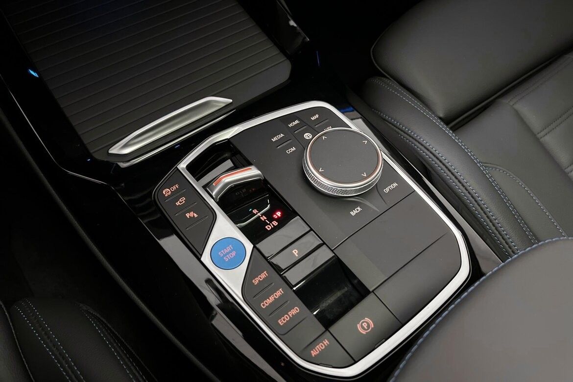 BMW iX3