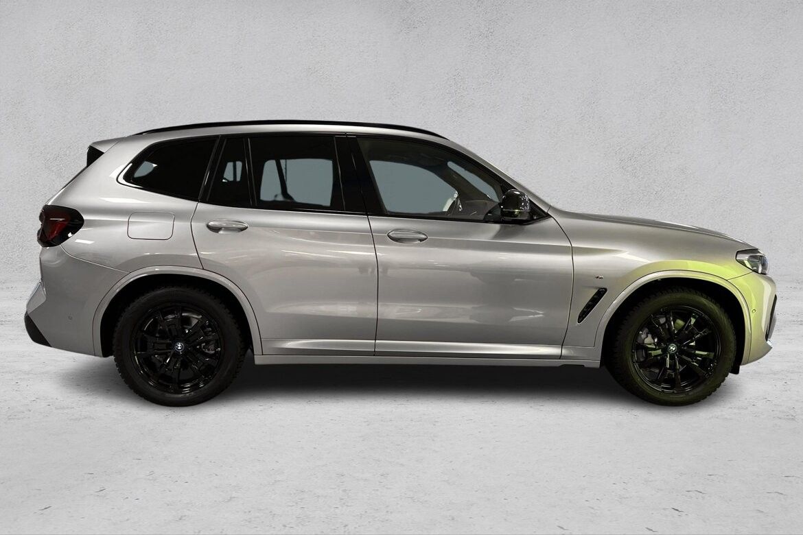 BMW iX3
