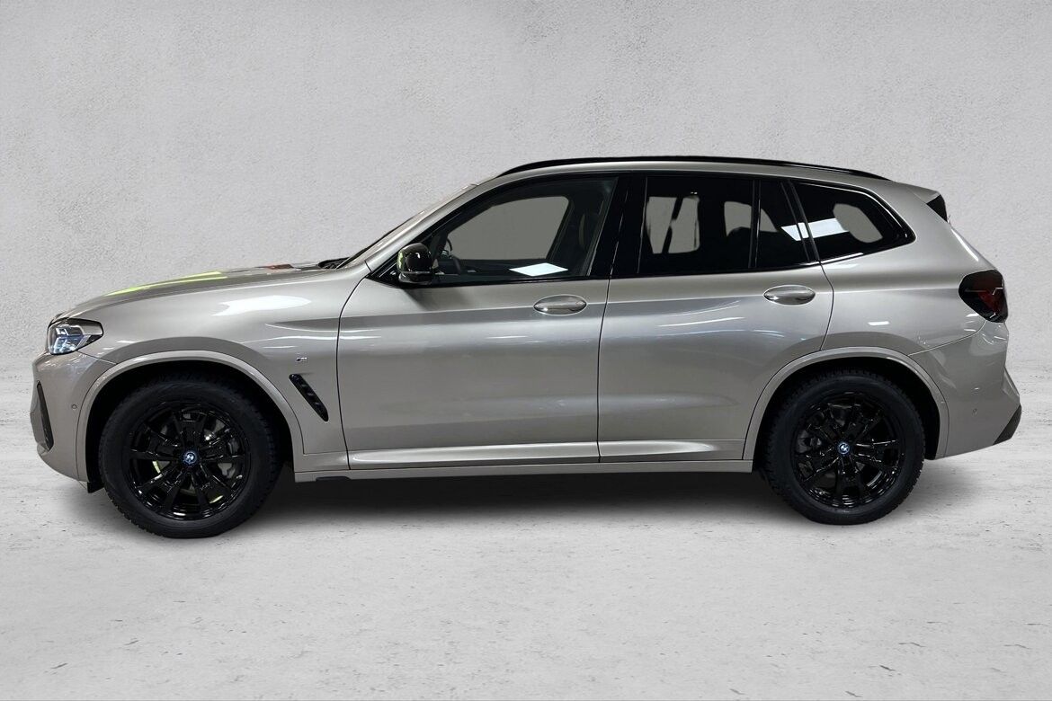 BMW iX3