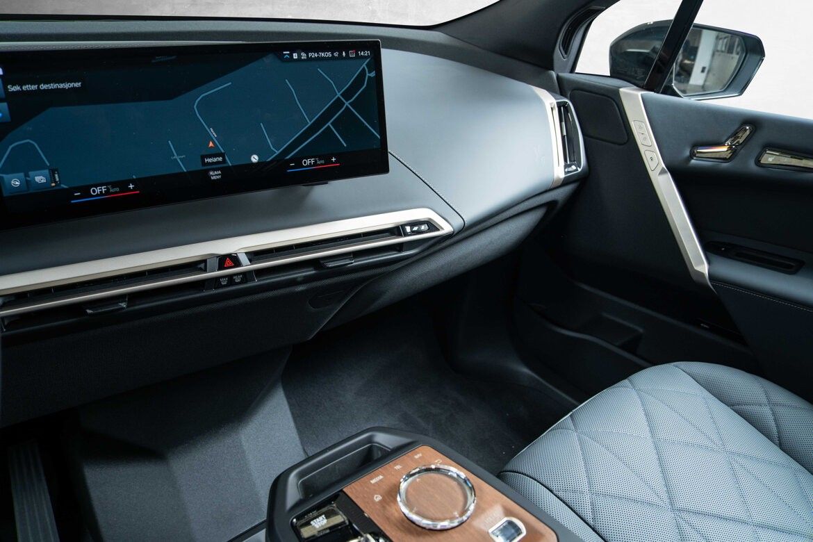BMW iX xDrive 50