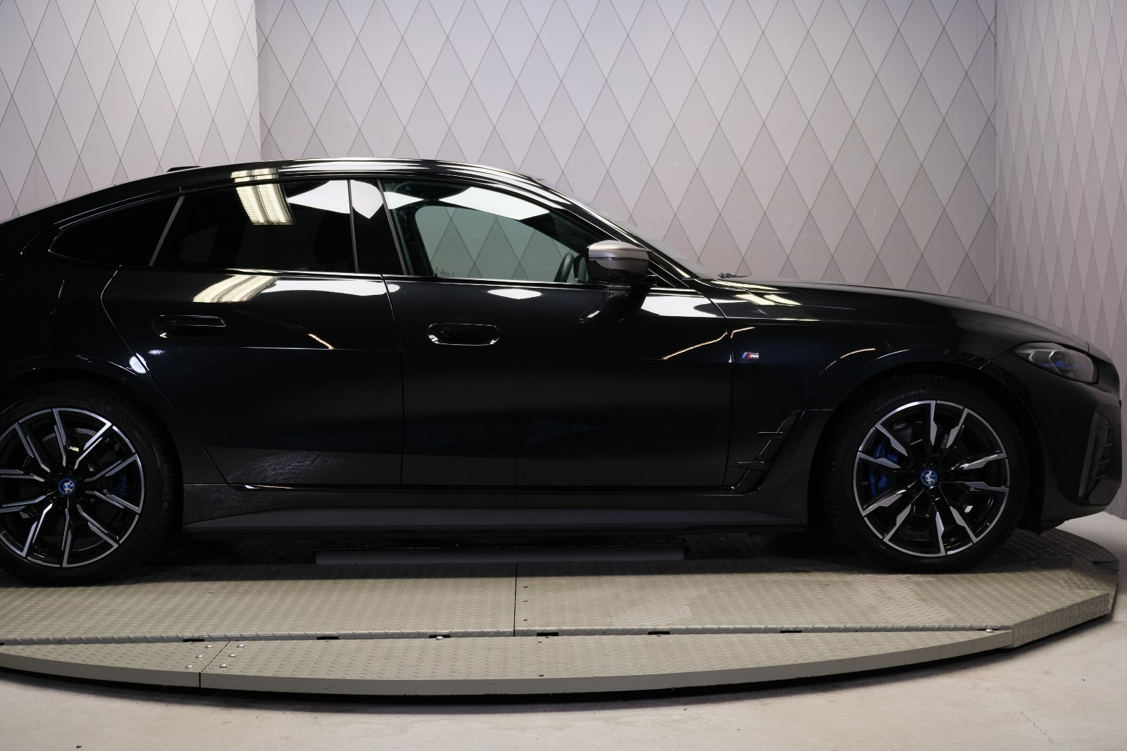 BMW i4 M50