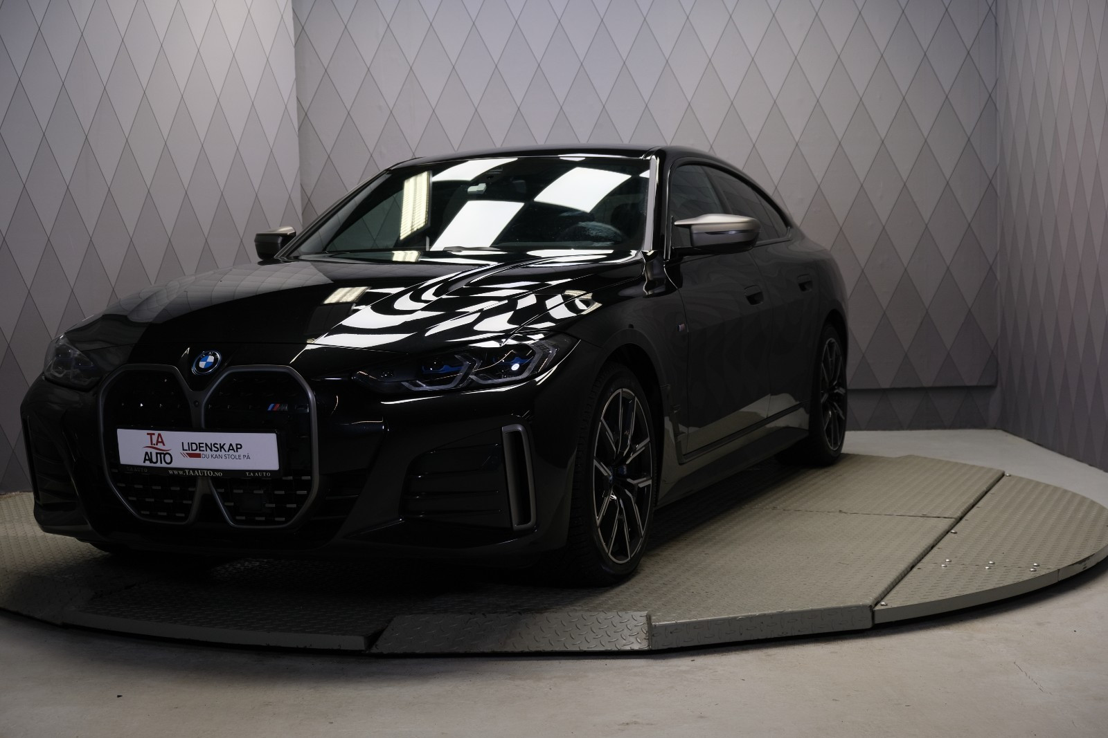BMW i4 M50