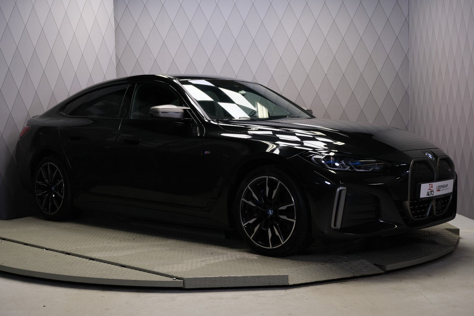 BMW i4 M50