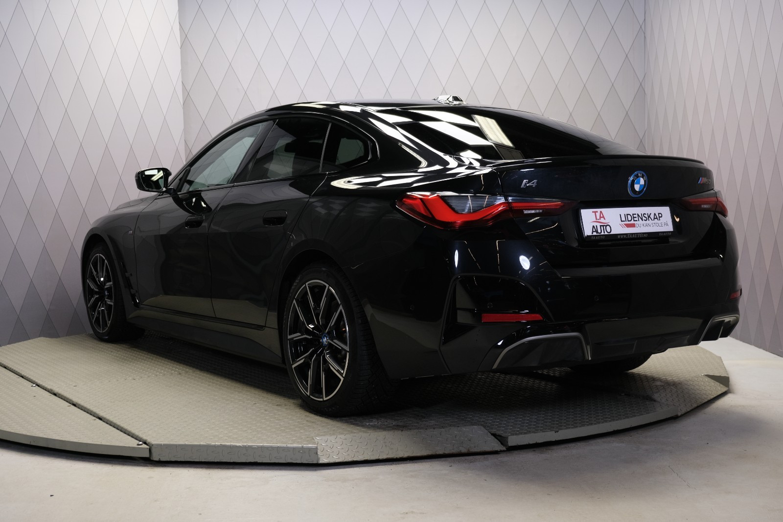 BMW i4 M50