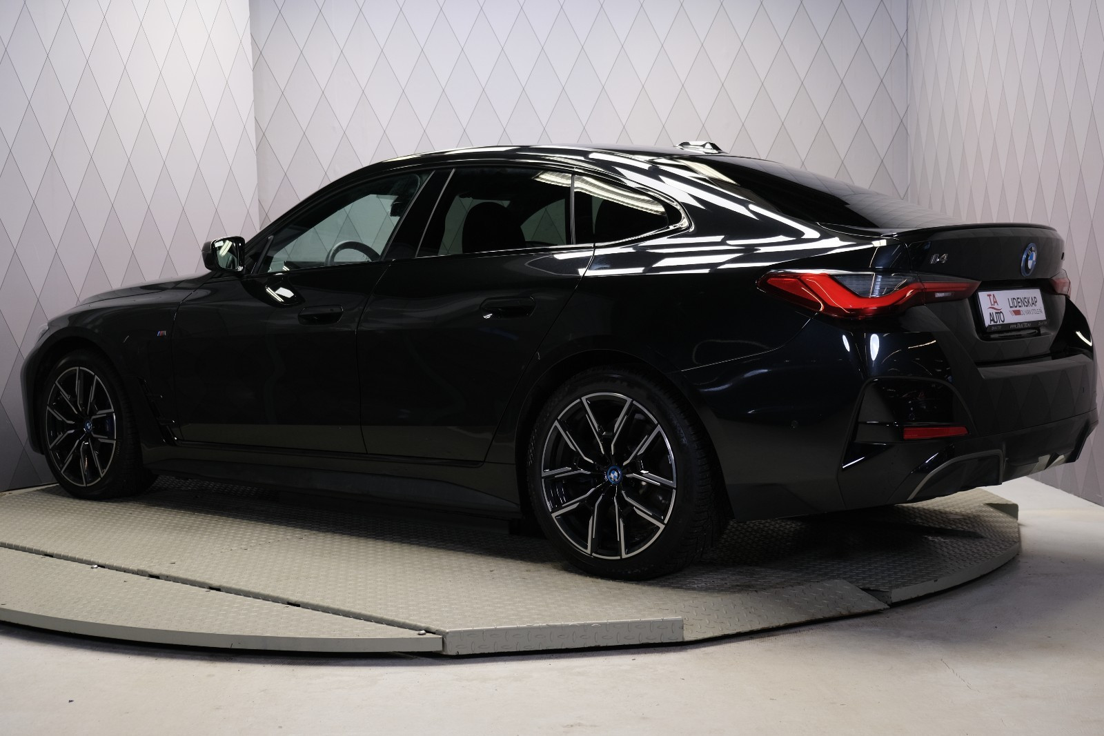 BMW i4 M50