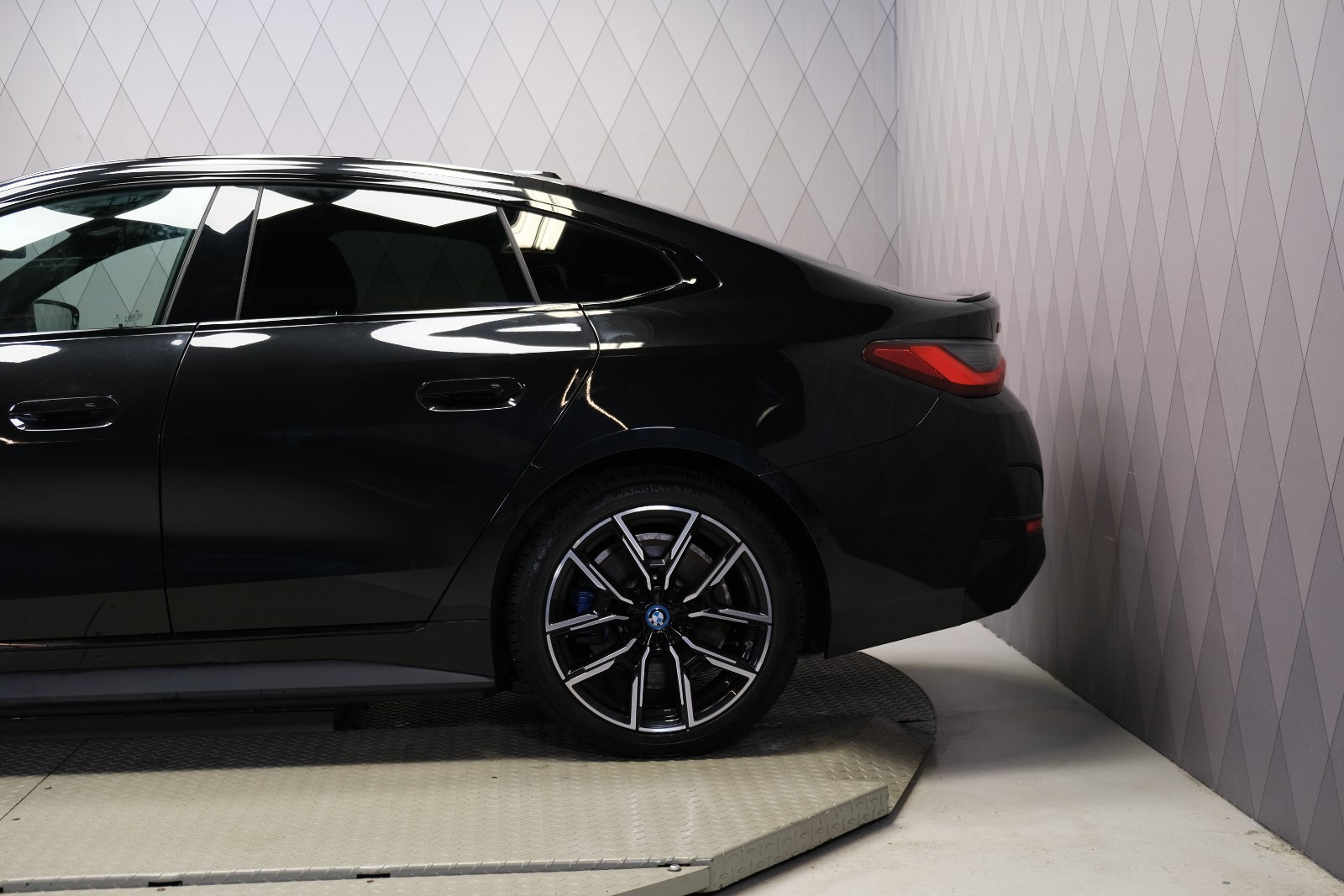 BMW i4 M50