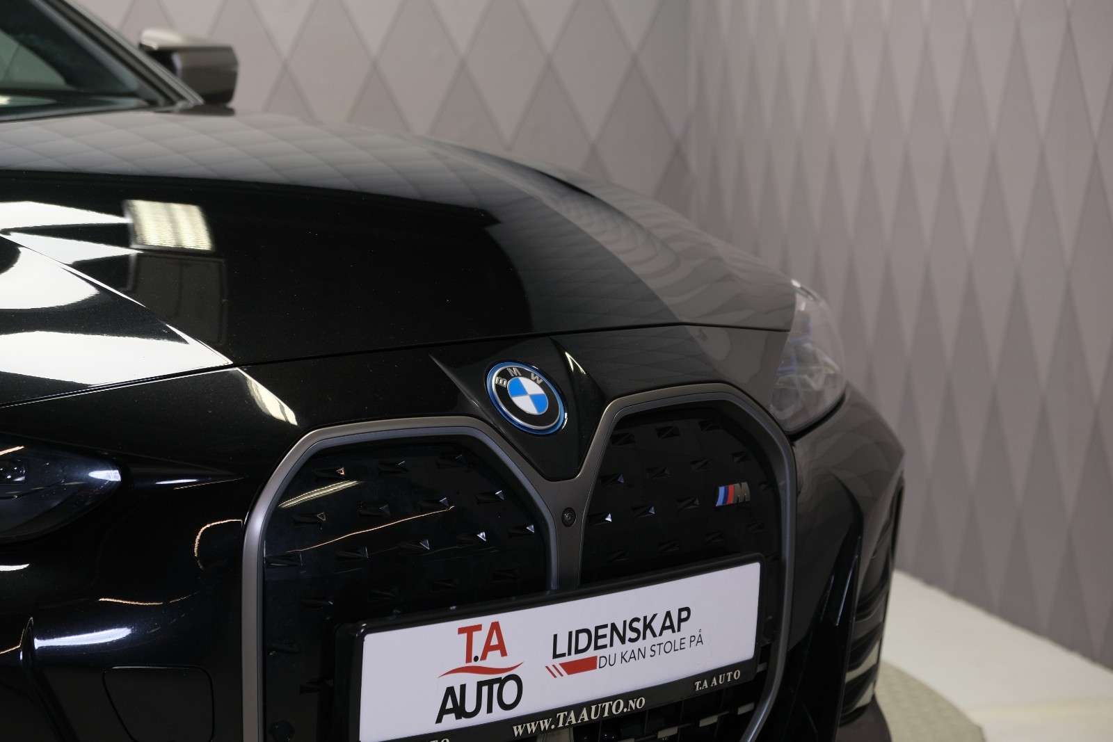 BMW i4 M50