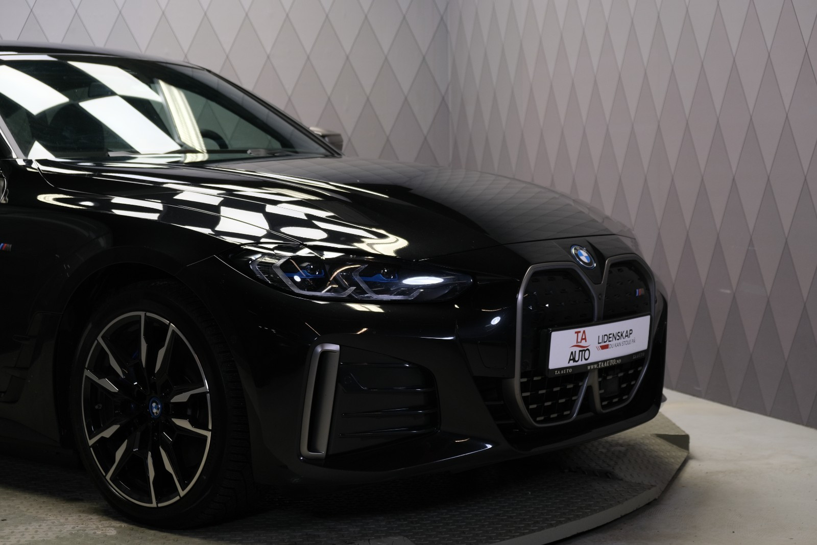 BMW i4 M50