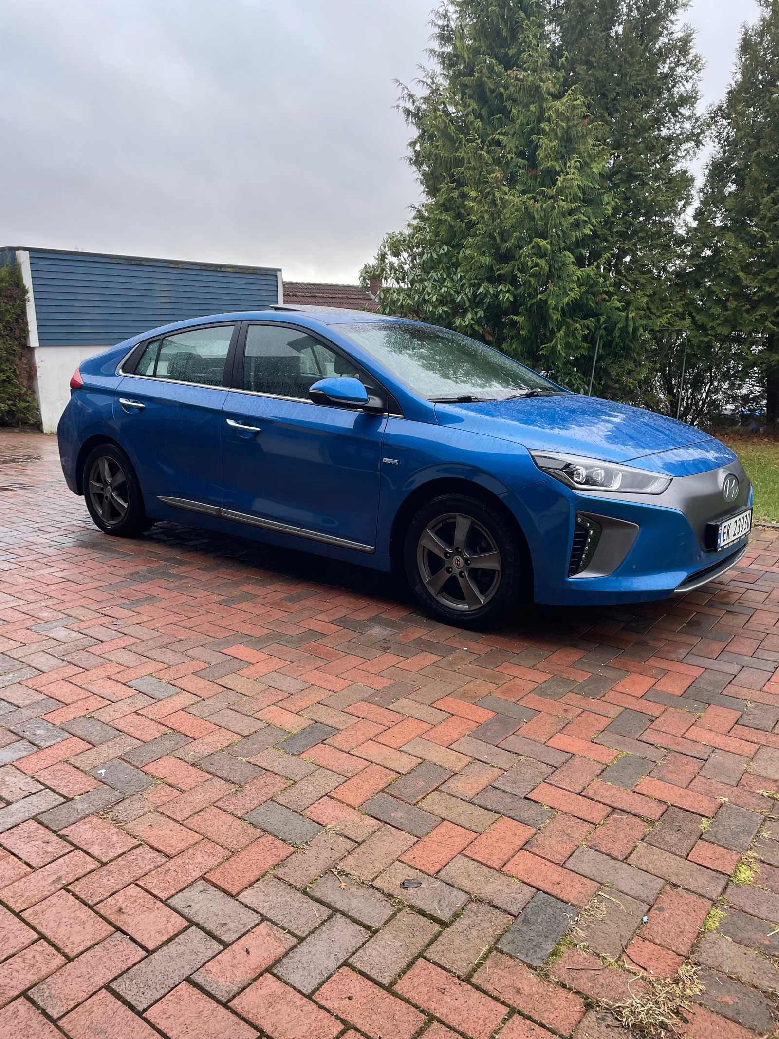 Hyundai IONIQ