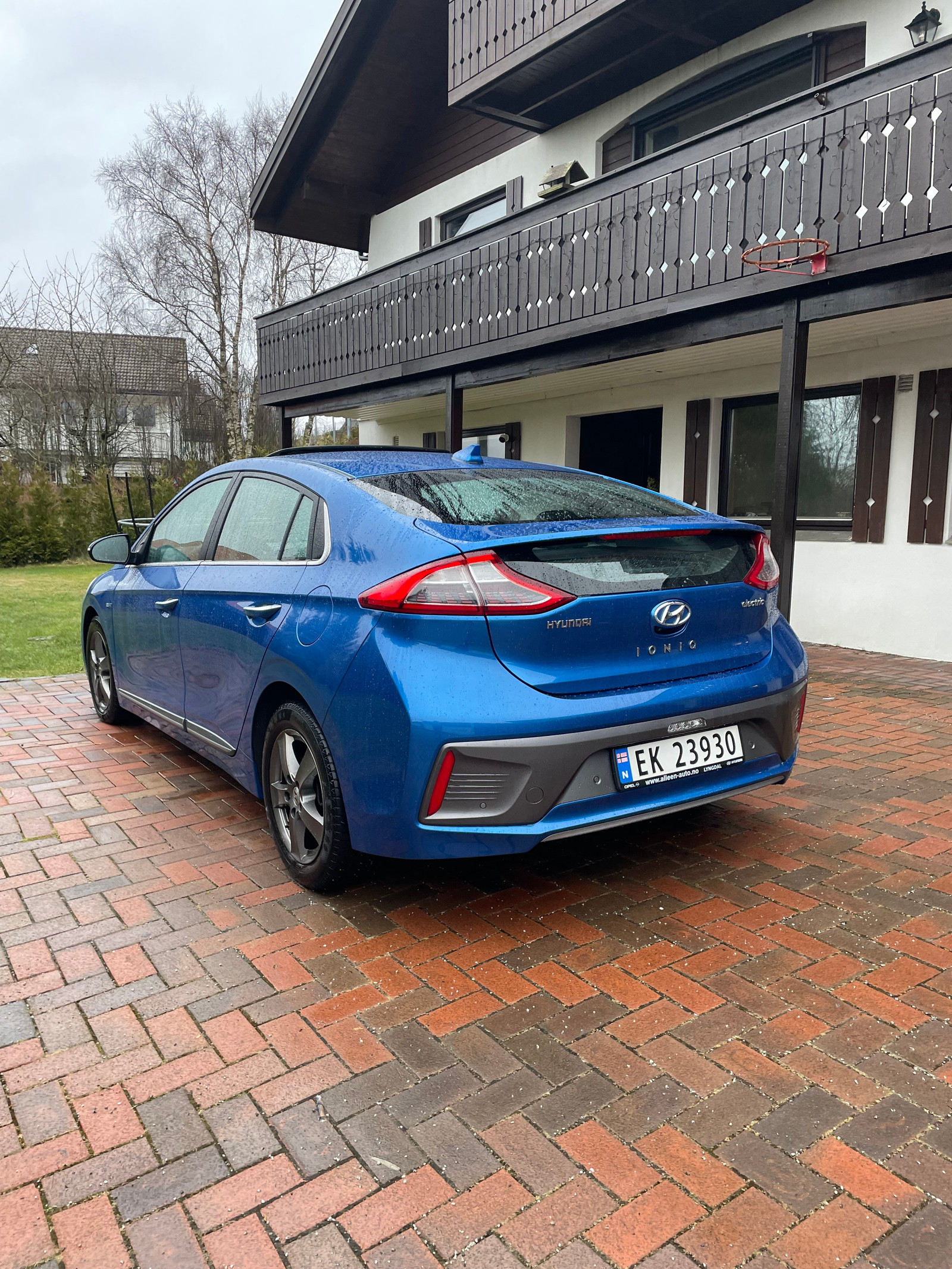Hyundai IONIQ