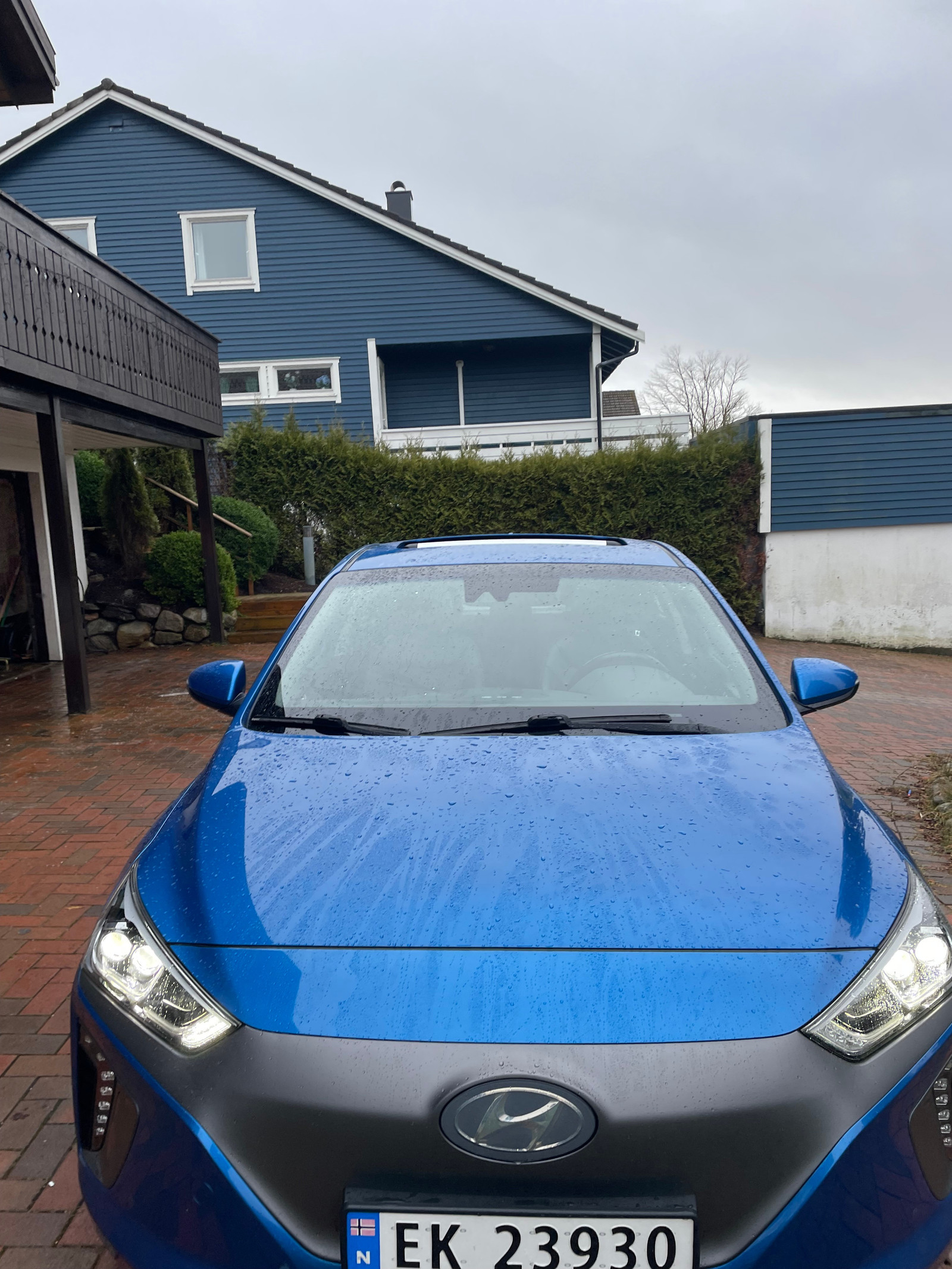 Hyundai IONIQ