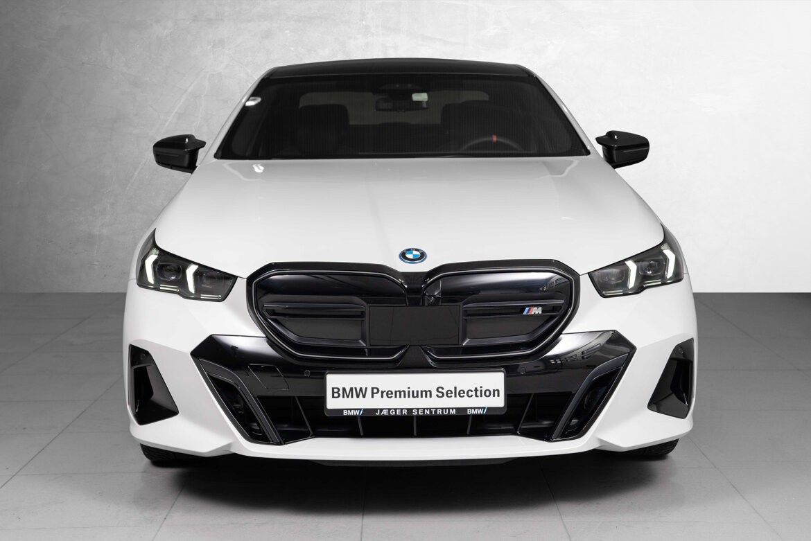 BMW i5 M60