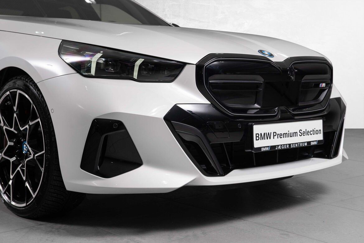 BMW i5 M60