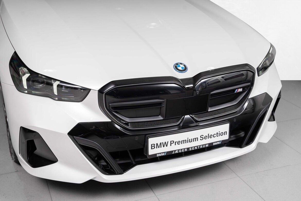 BMW i5 M60