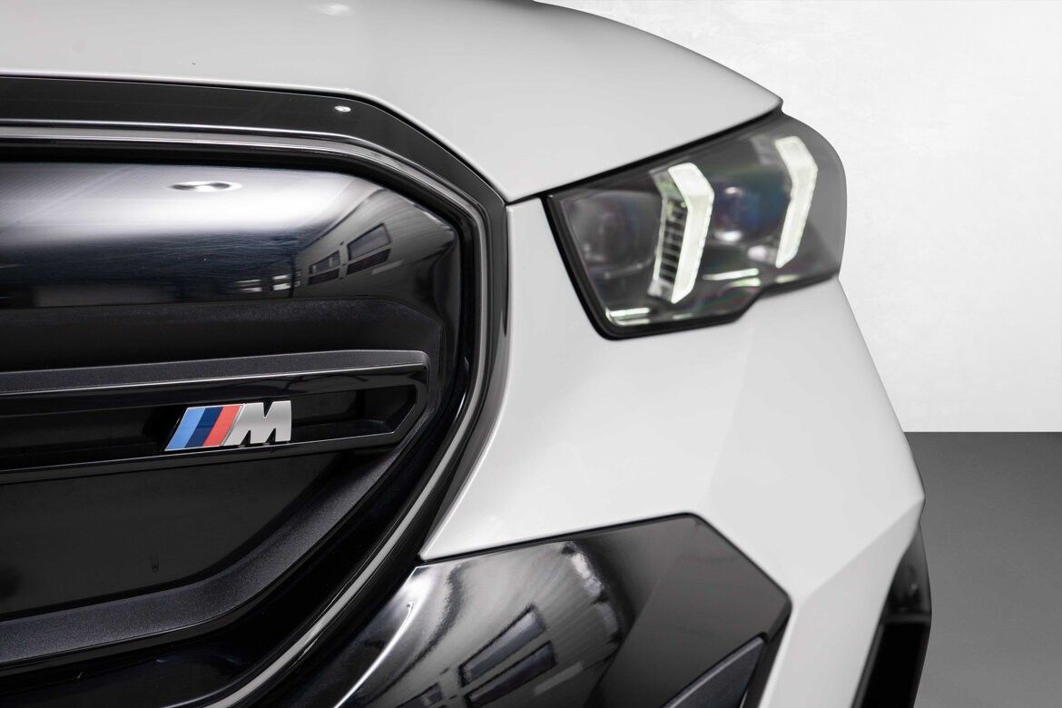 BMW i5 M60