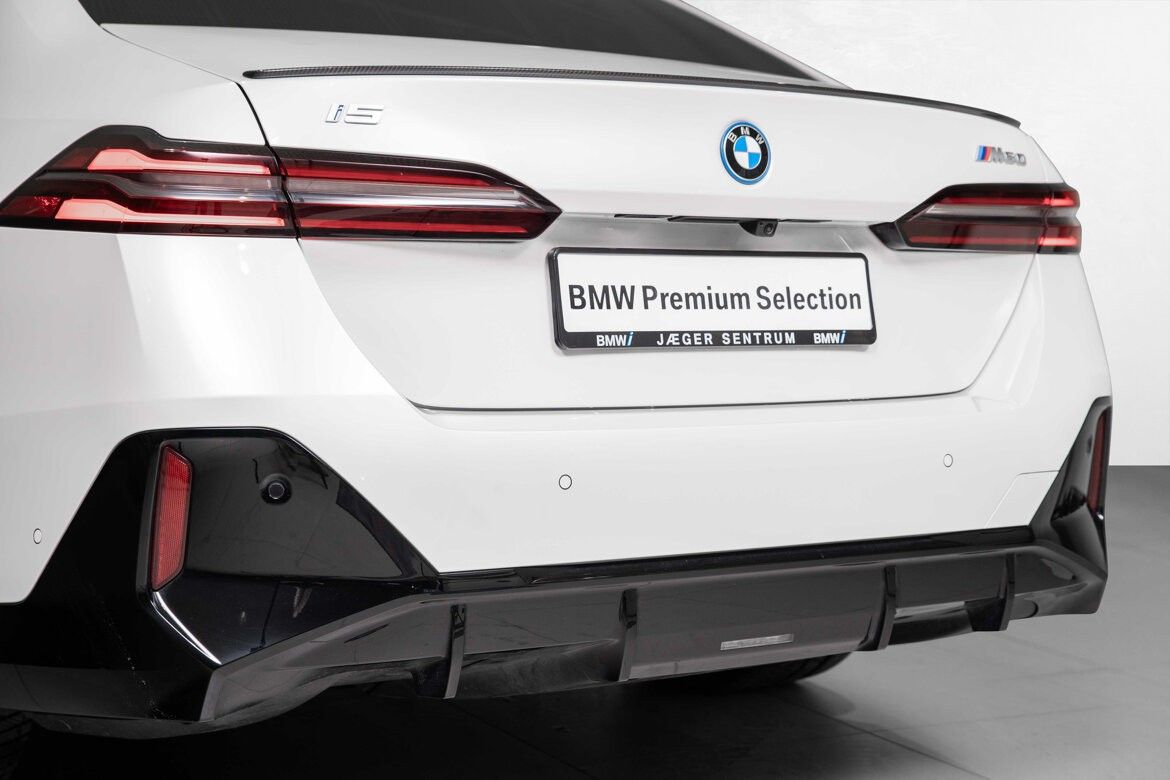 BMW i5 M60