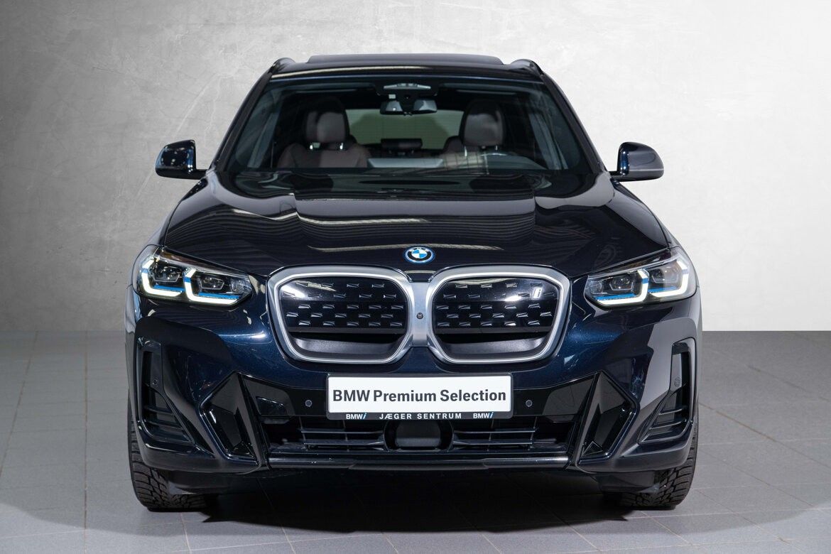 BMW iX3