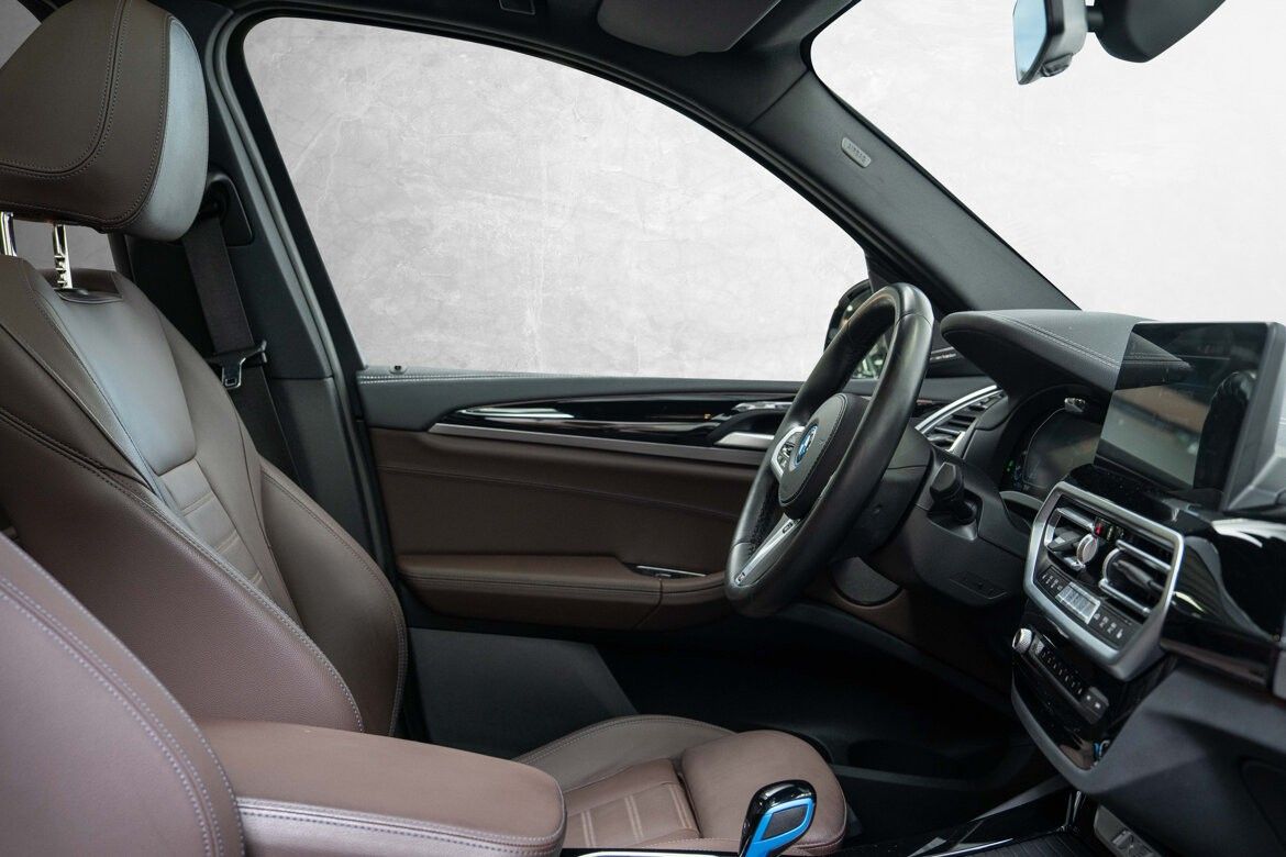 BMW iX3
