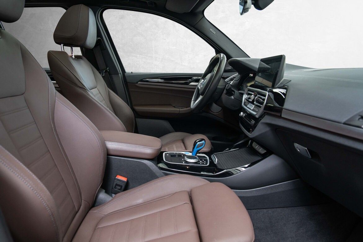 BMW iX3