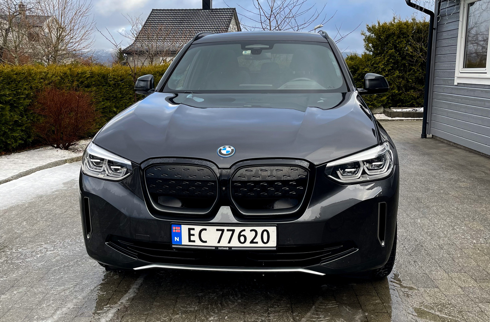 BMW iX3