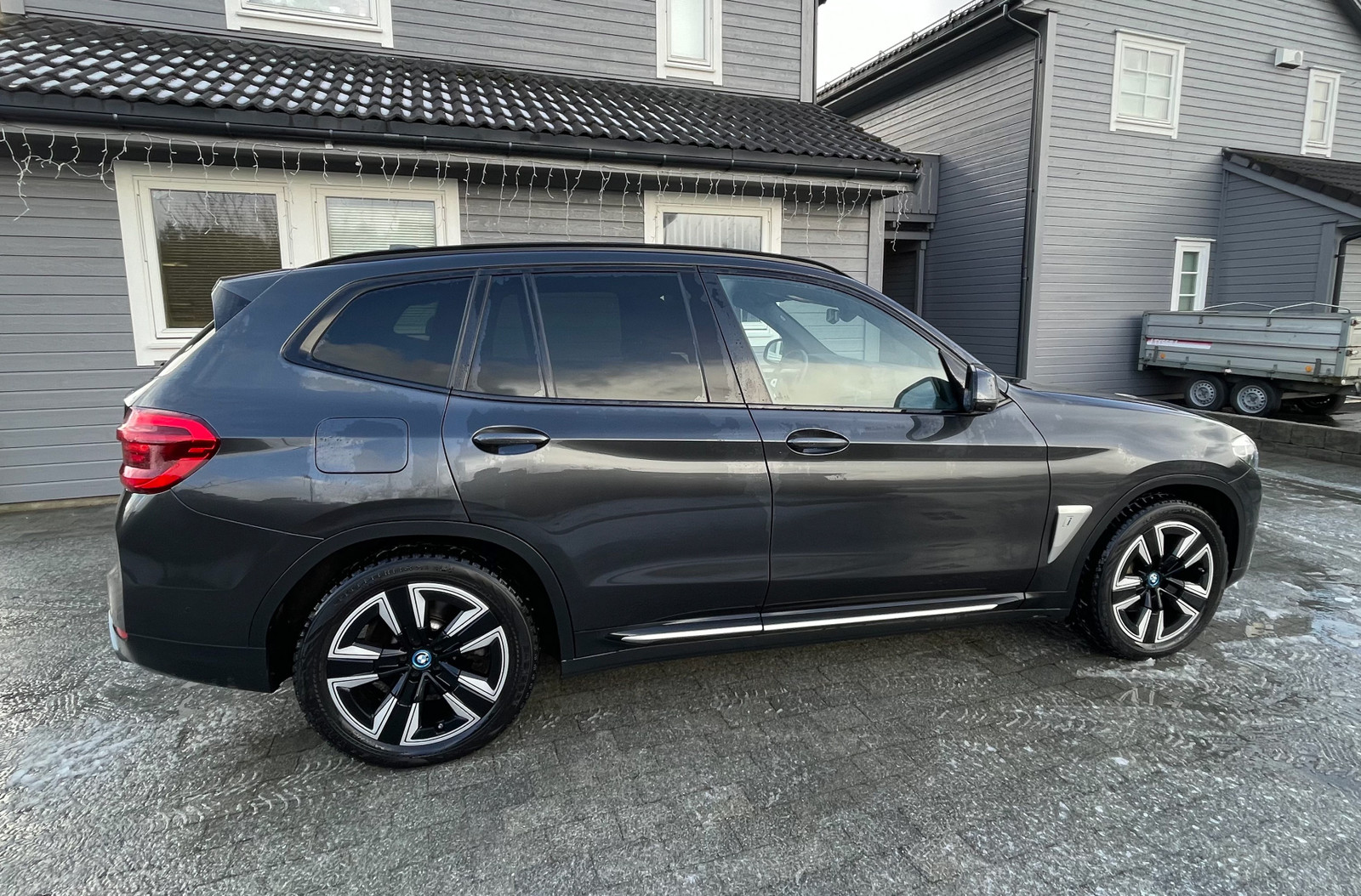 BMW iX3