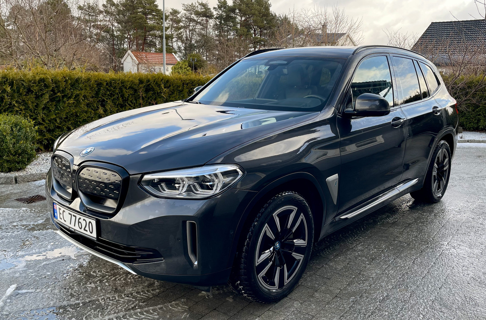 BMW iX3