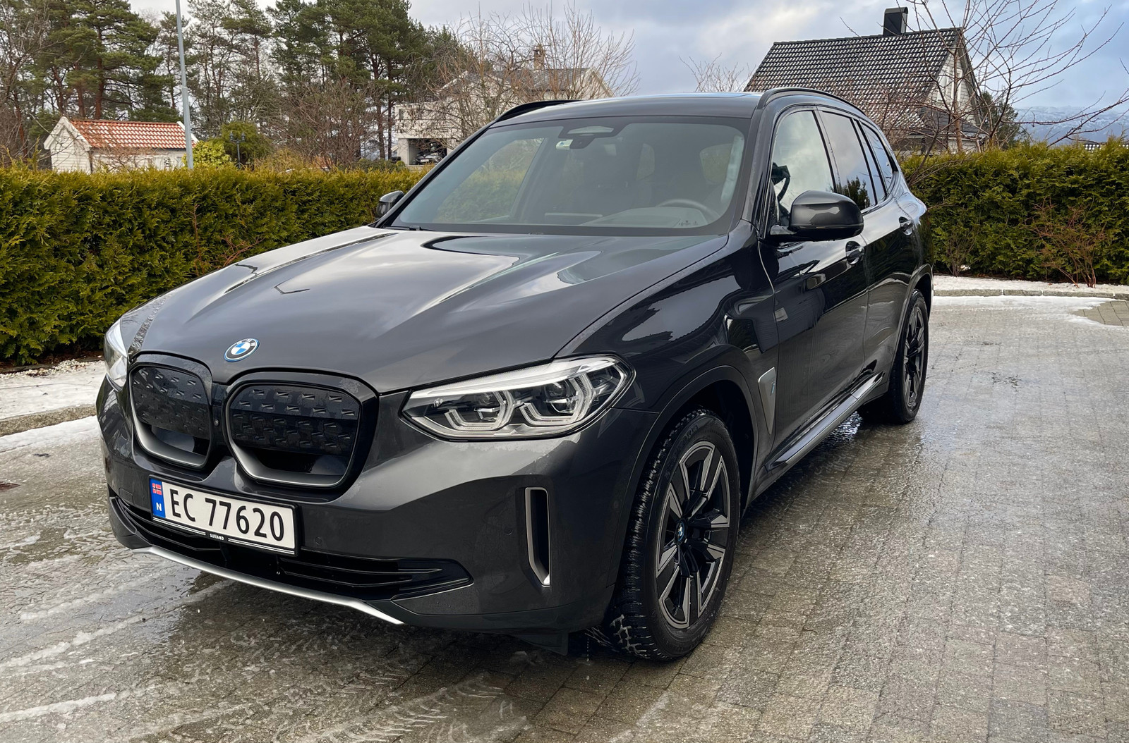 BMW iX3