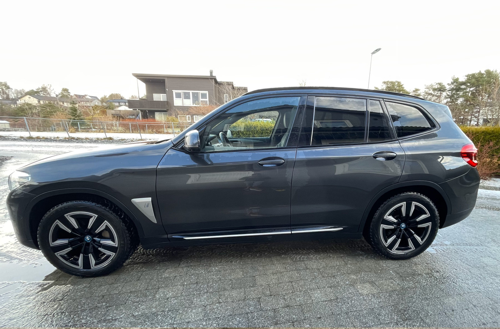 BMW iX3