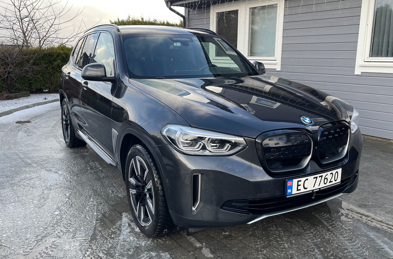 BMW iX3