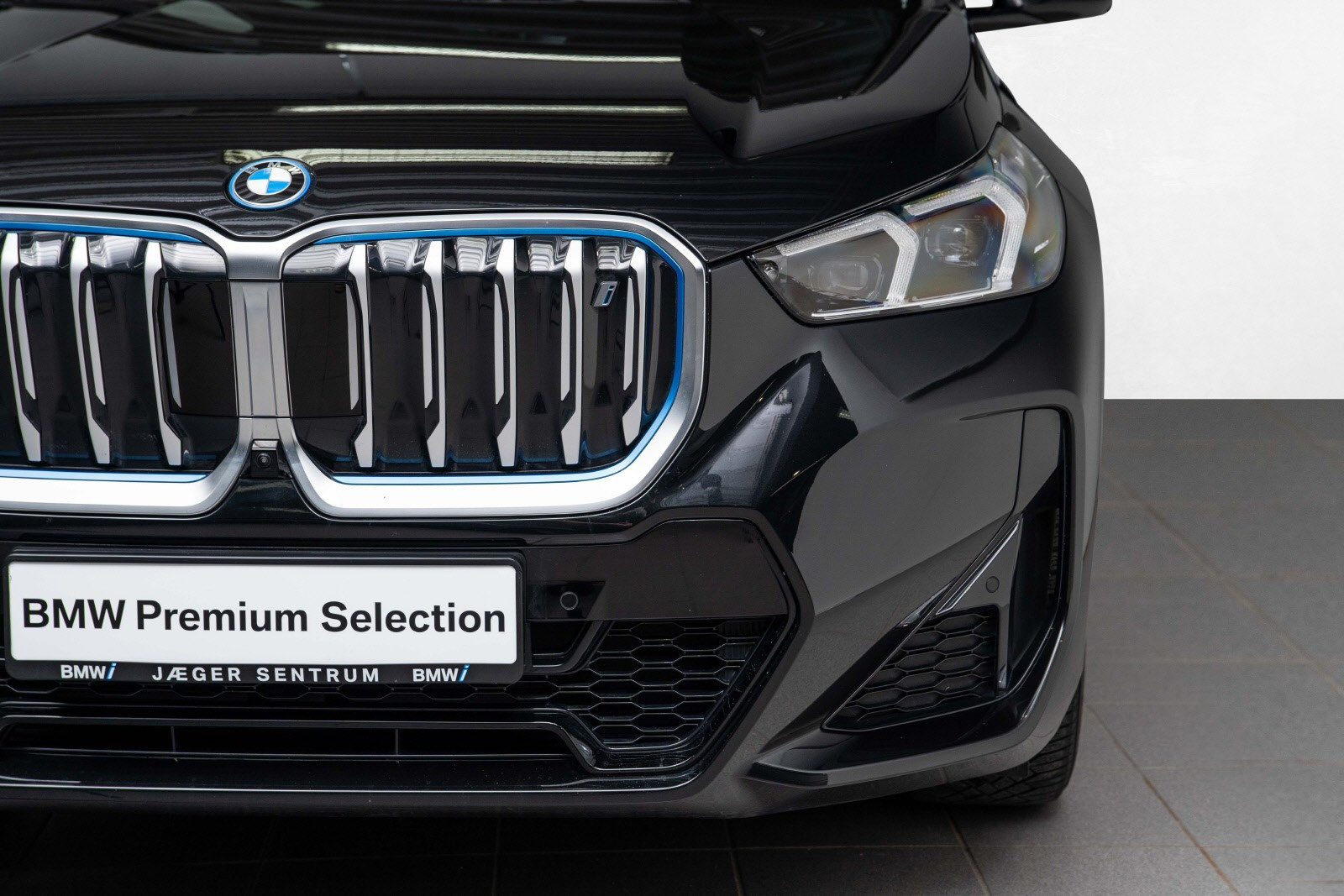 BMW iX1