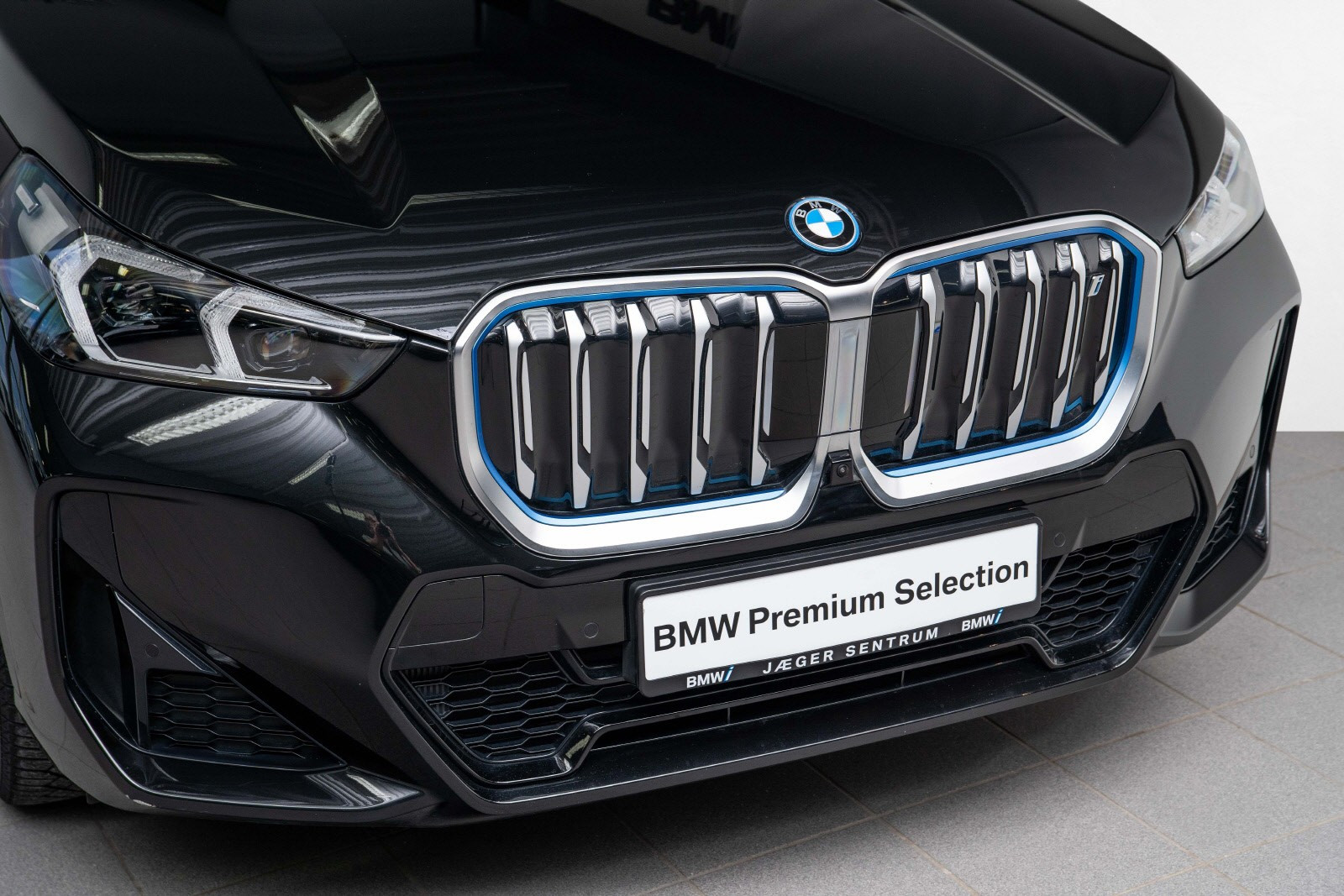 BMW iX1