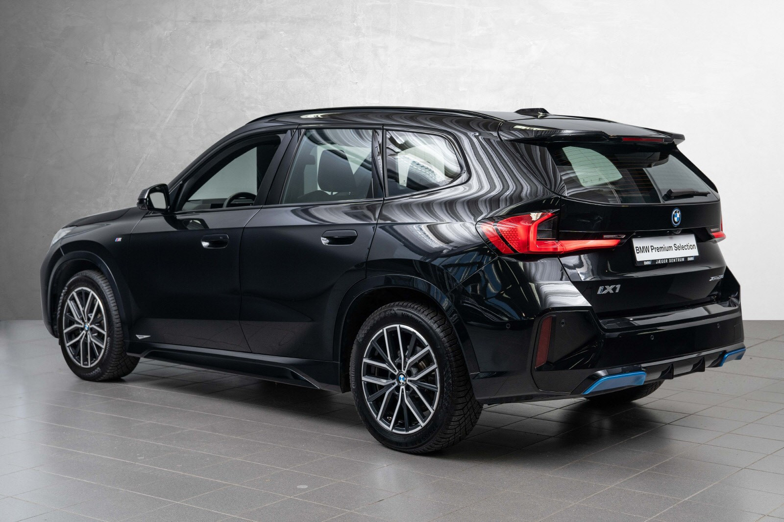 BMW iX1