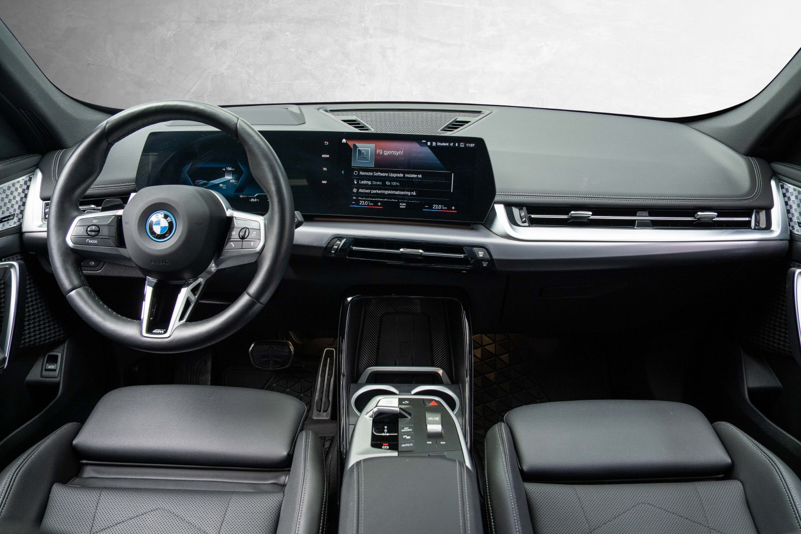 BMW iX1