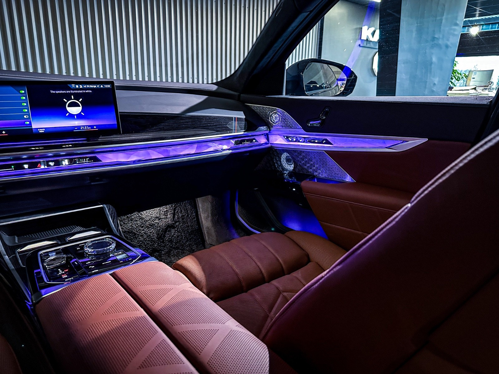 BMW i7