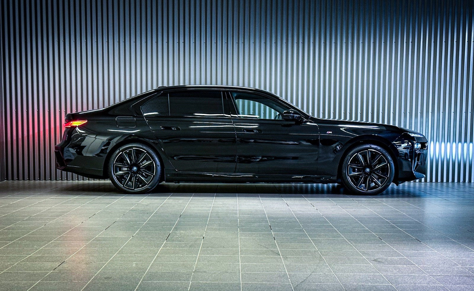 BMW i7