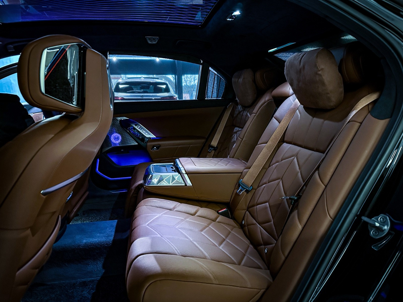 BMW i7
