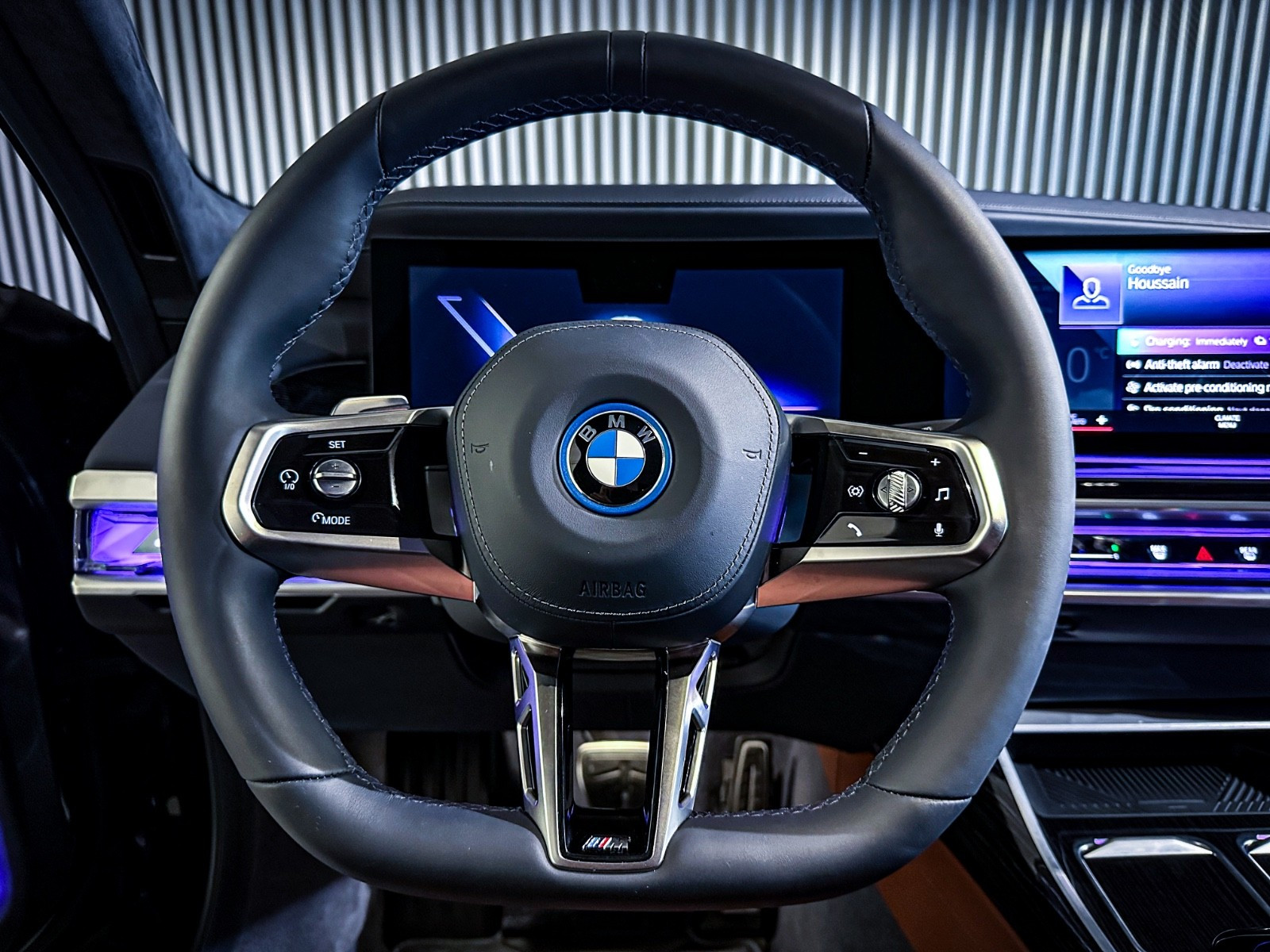 BMW i7