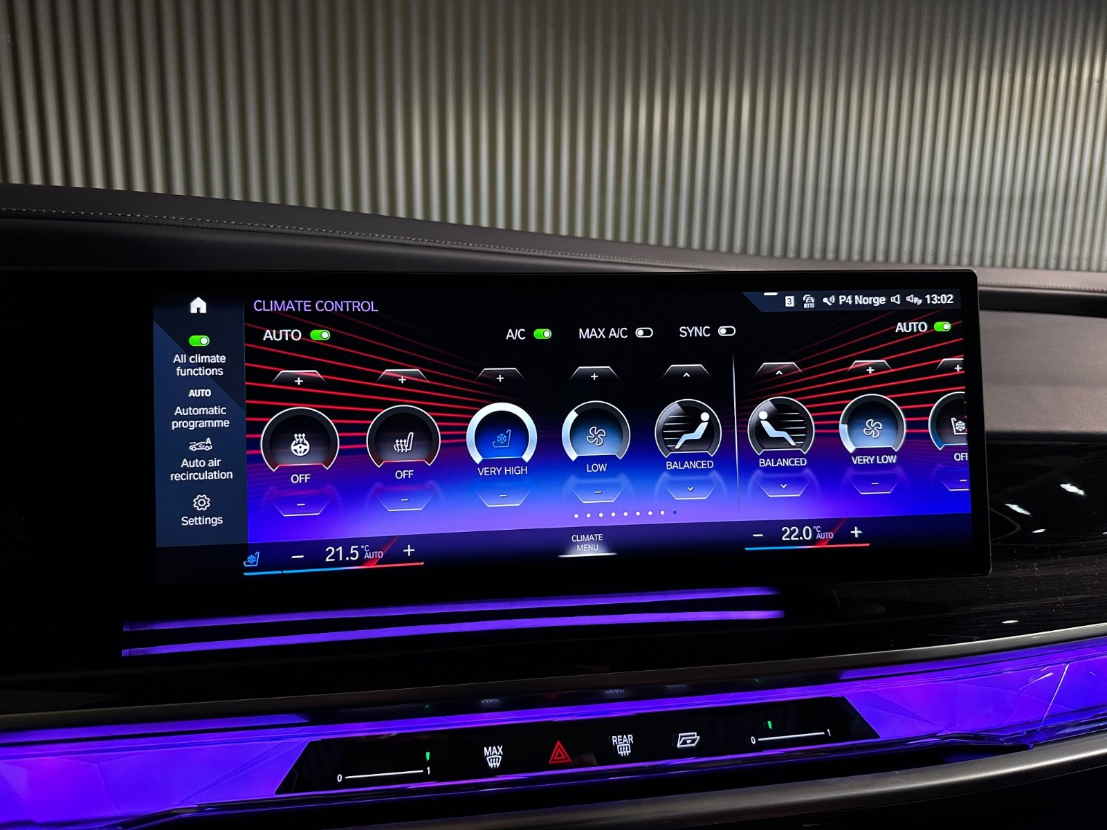 BMW i7