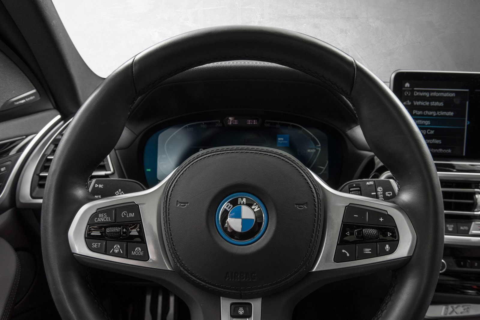 BMW iX3