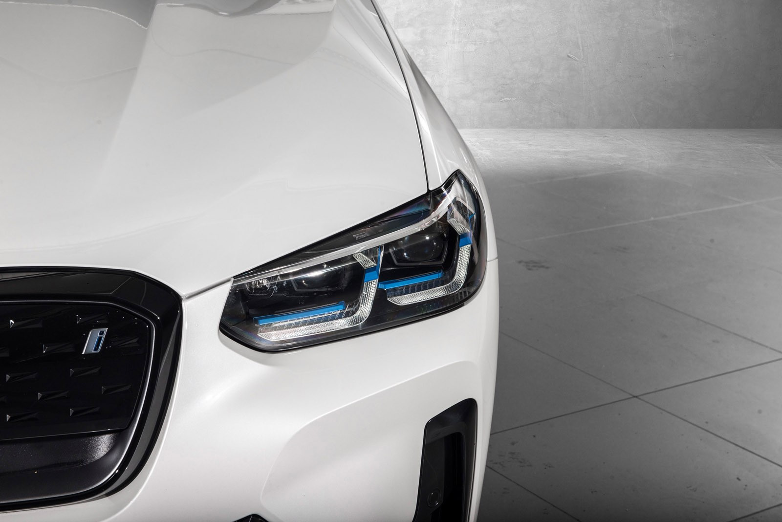 BMW iX3